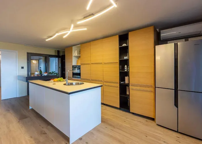 Apartament In 41674